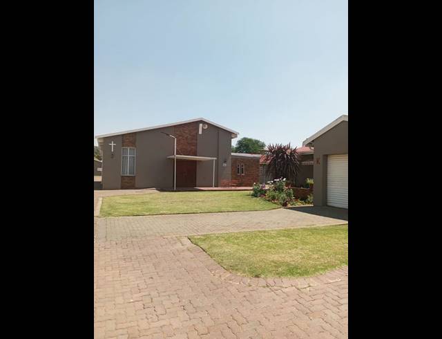 2 BEDROOM HOUSE FOR SALE IN PAUL KRUGERSOORD